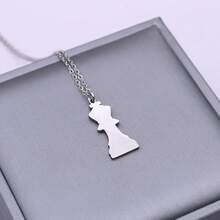 1 chiếc mặt dây chuyền hình quân Hậu cờ vua bằng thép không gỉ, thiết kế tối giản lấy cảm hứng từ trò chơi cờ vua, phù hợp để đeo hàng ngày. - hình học - Xem 4