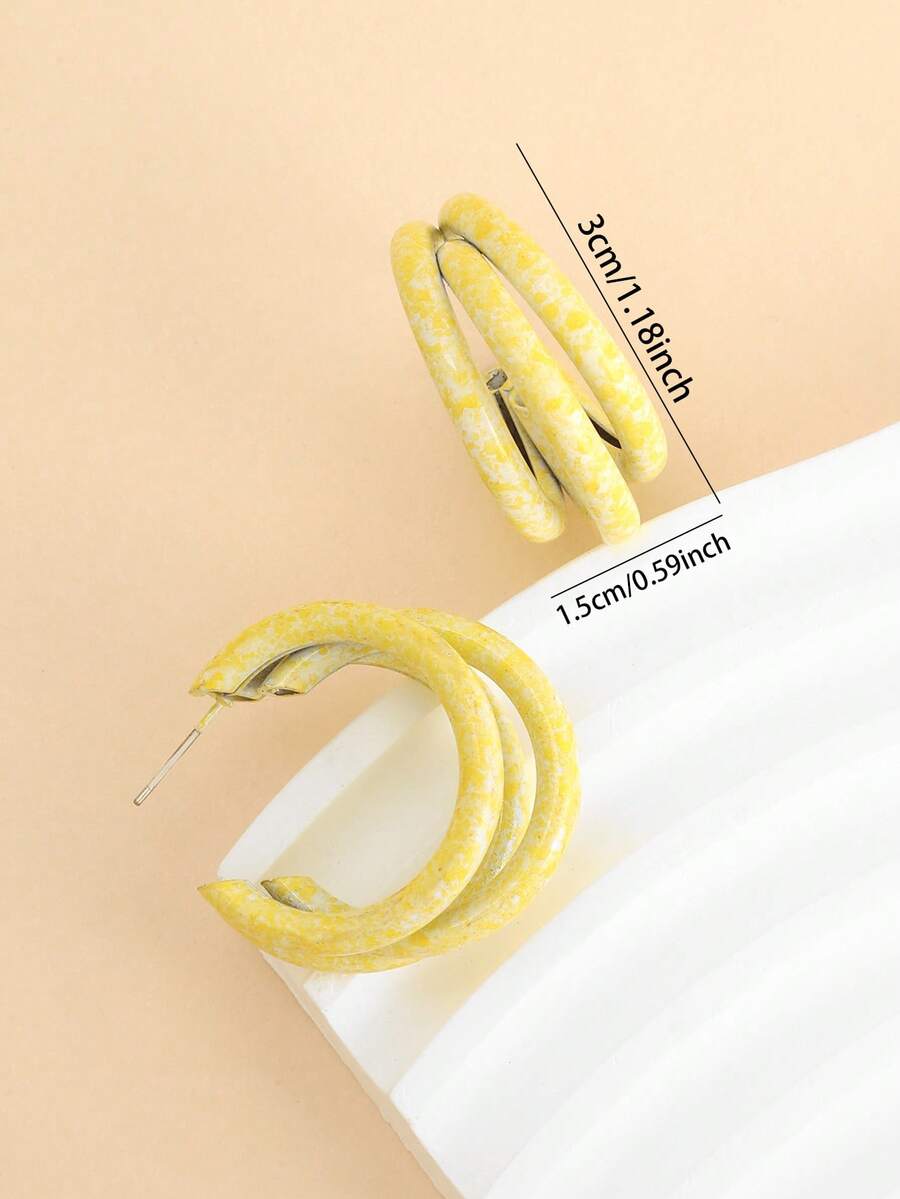Anting-anting Fashion Minimalis Unik dengan Desain Cakar Tie Dye Asimetris - Kuning - View 1