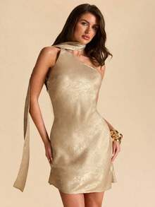 Vestido mini de satén elegante con hombros asimétricos y espalda descubierta en unicolor amarillo crema, vestido mini elegante con estampado, vestido mini sexy con espalda descubierta, vestido mini de satén amarillo con espalda descubierta, vest - Dorado - Ver 5
