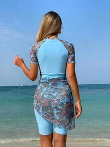 Swim  Set de 3 piezas: Blusa de manga corta con estampado, shorts y cubre-todo para mujeres de Oriente Medio - Multicolor 5 - Ver 2