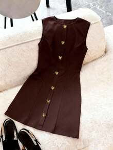 Vestido sin mangas con hebilla de metal en forma de corazón elástico, adecuado para fiestas, ir al trabajo, citas nocturnas, atuendo de vacaciones de verano en color negro - Marrón Chocolate - Ver 6