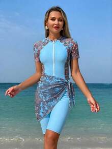 Swim  Set de 3 piezas: Blusa de manga corta con estampado, shorts y cubre-todo para mujeres de Oriente Medio - Multicolor 5 - Ver 6