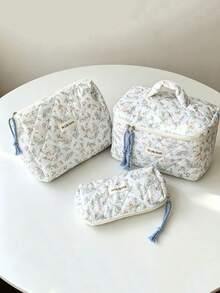1 chiếc: Túi đựng mỹ phẩm họa tiết ngỗng trắng dễ thương - Dung tích lớn, thiết kế hoa văn, túi đựng đồ dùng cá nhân cho nữ. Chiếc túi trang điểm du lịch di động này rất lý tưởng cho các cô gái năng động. Túi đa năng này có thể đựng son môi, đồ dùng vệ sinh, tiền xu, chìa khóa, cọ trang điểm, mỹ phẩm và các sản phẩm chăm sóc da. Lý tưởng cho các kỳ nghỉ. - trắng - Xem 3
