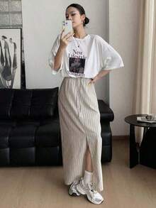 Women's Casual Loose-Fitting Short-Sleeved T-Shirt With Letter And Portrait Print, Summer Graphic Top, Oversized Streetwear Tee - 白色 - 查看 3