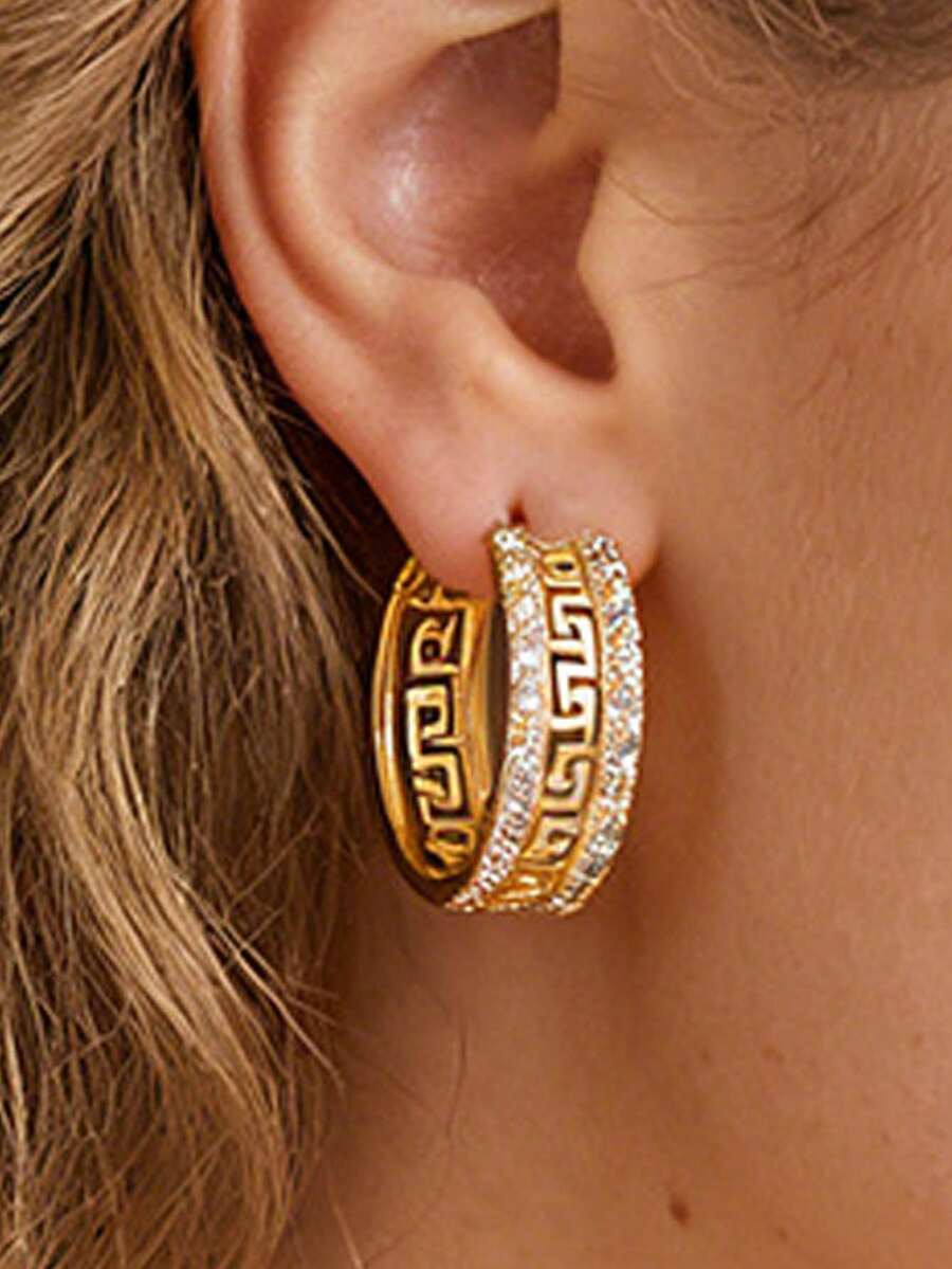1 Pc Vintage Greek Key Motif Wide Earrings, Silver And Gold-Toned Earrings Jewelry For Women's Parties, Daily Leisure, And Vacations - Multicolor - View 1