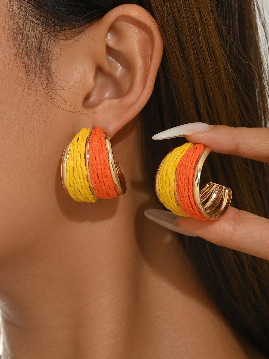 1 Pair Minimalist Cute Cartoon Orange C-Shaped Handmade Woven Raffia Earrings, Fashion Exaggerated Big C-Hoop Raffia Bicolor Earrings Suitable For Women's Daily, Vacation, Party Wear (Handmade Weaving Technique Random) - Orange - View 1