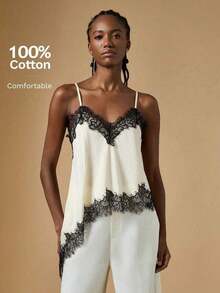 Camiseta de mujer de verano con encaje asimétrico, top blanco, regalo de San Valentín para mujeres, top elegante de mujer, top de verano, vacaciones de mujer, estilo de dinero antiguo / Top camisero de mujer con ribete de encaje de satén y cuello - Blanco - Ver 1