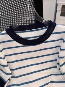 Camiseta de punto de manga corta a rayas de verano para mujer, nueva blusa casual versátil y elegante - Rayas azules - Ver 3