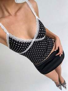 Camiseta ajustada de mujer con cuello en pico profundo, encaje burdeos y parches - Negro 2 - Ver 5