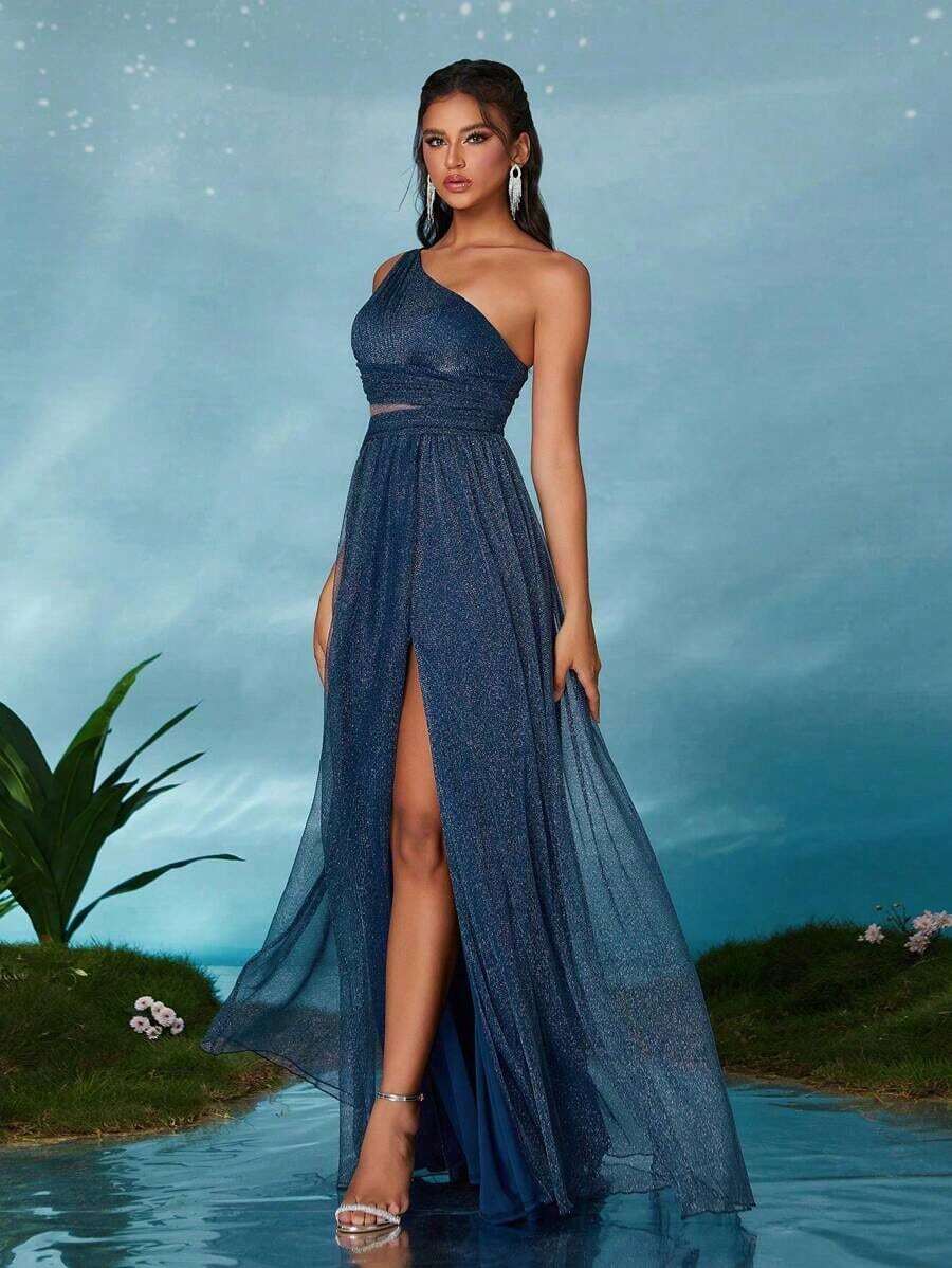 Vestido largo de gasa con cuello asimétrico, busto drapeado, cintura hueca y abertura alta en A, vestido de dama de honor para boda en primavera - Azul - Ver 1