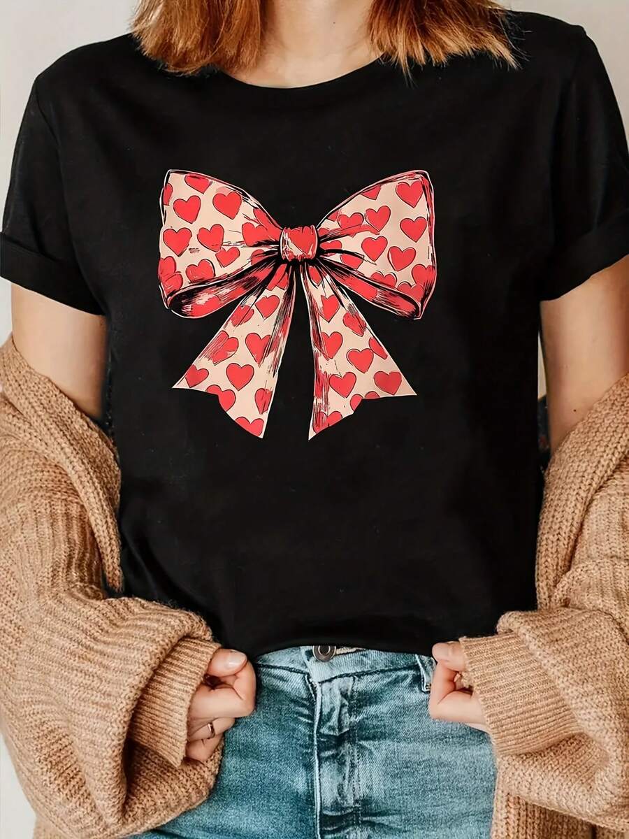 Camiseta de con Estampado Gráfico - Manga Corta, Cuello Redondo, Estilo Casual con Lazo Rojo y Lunares Blancos, Detalles de Corazón, Ligera para Verano y Primavera, Lavable a Máquina, Camisetas para Mujer, Ropa de Temporada, Diseño Divertido, Ajuste Cómodo, Camiseta Estampada, Camiseta Y2k para Adultos - Negro - Ver 1