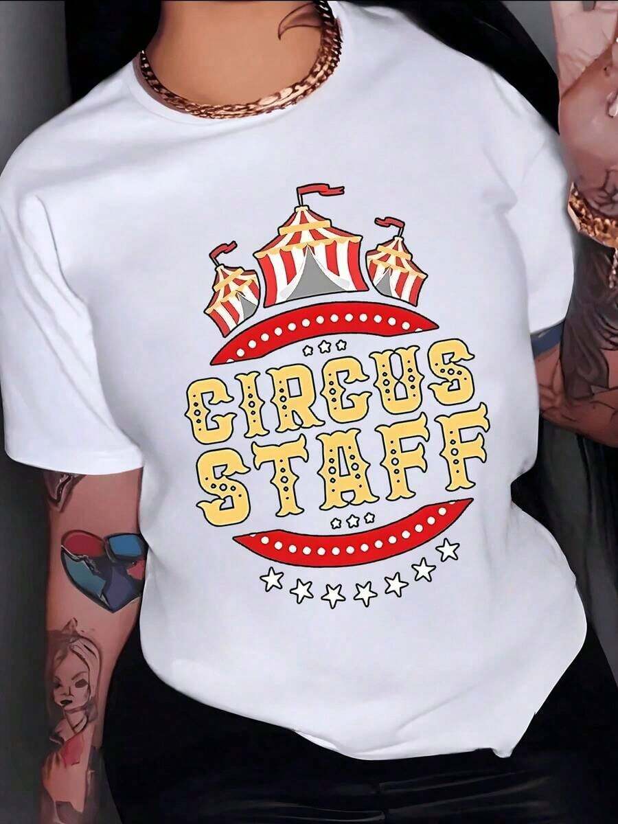 Gráficos de carpas de circo con banderas y estrellas que evocan diversión festiva y ambiente artístico en camiseta para mujer 100% algodón - Blanco - Ver 1