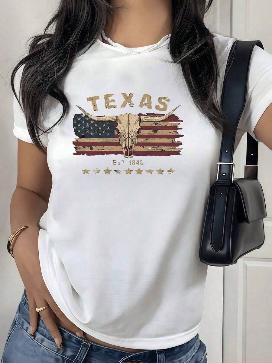 Premium American Flag Print With Bull Skull Symbolizing Strength And Texan Tradition On A Women's T-Shirt, 100% Cotton, - 白色 - 查看 1