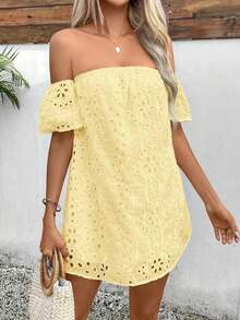 Vestido de verano de unicolor para mujer con hombros abiertos, con patrón bordado calado, mini vestido corto para vacaciones y playa - Amarillo - Ver 3