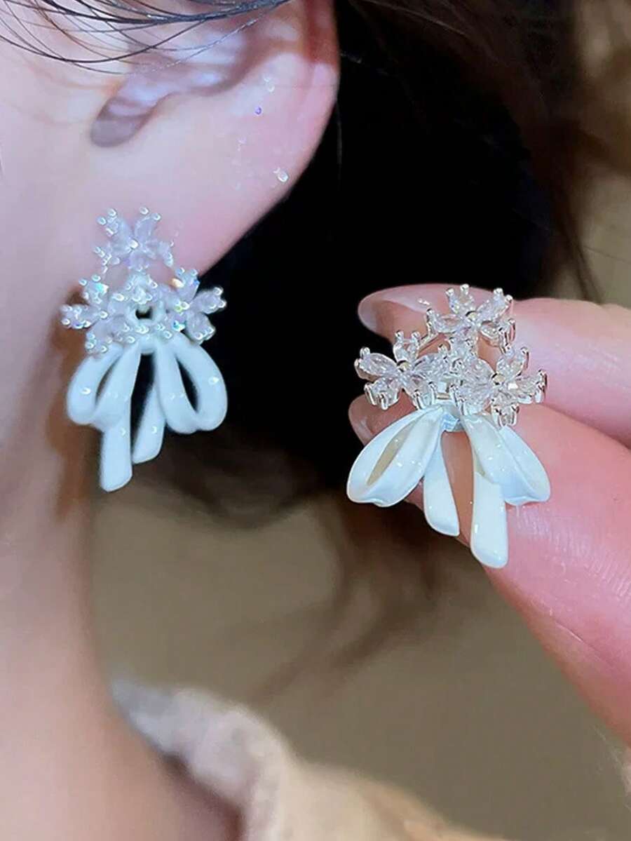1 Đôi bông tai nơ và hoa sang trọng, thanh lịch, cá tính, đa năng, phù hợp cho phụ nữ đeo hàng ngày, dự lễ hội và tiệc tùng. - Cây cung - Xem 1