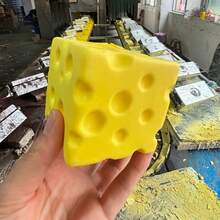 1个软绵绵的奶酪造型挤压玩具，柔软慢回弹，逼真食物造型，减压玩具。 - 黃色 - 查看 3