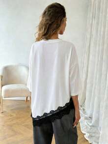 Camiseta casual de mujer con dobladillo asimétrico de encaje de unicolor, uso versátil diario, parte superior de ocio de primavera/verano, adecuada para vacaciones, verano, primavera, vacaciones de primavera y diversas ocasiones, incluyendo vestido de playa, camisa casual, ropa exterior y parte superior de verano.Marrón - Blanco - Ver 2