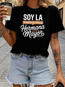 Tops de verano: Camiseta de mujer con la frase en español "Soy La Hermana Mayor" - Camiseta de manga corta con estampado de eslogan de "Hermana Mayor", blusa casual audaz y segura de sí misma, adecuada para reuniones familiares, conjuntos de primavera-verano y uso diario, lavable a máquina. - Negro - Ver 7