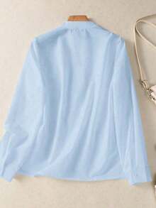 Camisa de mujer de unicolor con cuello en V y botones - Blusa casual y elegante de manga larga con detalle de bolsillo, adecuada para vacaciones, viajes y uso diario, artículo esencial para todas las estaciones, Primavera Blanco - Estampado del caballero azul - Ver 11