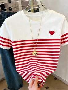 Camiseta de manga corta de mujer con cuello redondo, estampado de rayas, parches y corazones, de uso casual y versátil para uso diario - Multicolor 9 - Ver 3