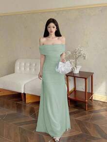 Vestido largo elegante de mujer con hombros descubiertos, cintura fruncida y malla, adecuado para bodas, eventos formales y fiestas de gala - verde menta - Ver 7