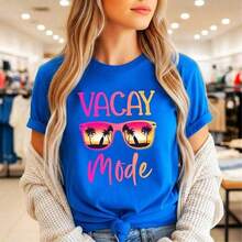 Women's Short-Sleeve Cotton T-Shirt, 'Vacay Mode' Graphic Print Cotton Tee, Short Sleeve, Round Neck, Casual T-Shirt, Summer Beach Vacation Top, Size S Available, Basic Black T-Shirt With Sunglasses And Palm Tree Design, Soft And Breathable Cotton Fabric, Loose Fit T-Shirt For Everyday Wear, Essential For Vacation Outfits. Round Neck, 100% Cotton, Soft Fabric, Short Sleeve. - 藍色的 - 查看 6