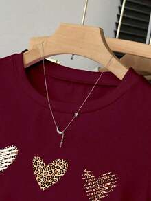 Blusa de verano para exteriores, diseño de alta gama, adecuada para actividades al aire libre, deportes, diseño gráfico, compras, viajes, vacaciones, camiseta de manga corta para mujer con estampado de leopardo y elementos de corazón, estampado de corazón de mariposa, romántico, encantador - Burdeos 2 - Ver 5