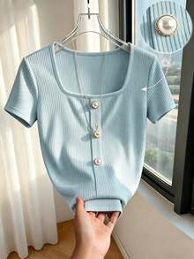 Camiseta elástica de manga corta con cuello cuadrado en color albaricoque sólido, diseño minimalista, adecuada para uso diario, con decoración de botones, diseño minimalista, para verano, versátil - Azul - Ver 8