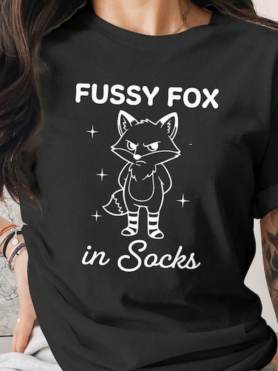 Fussy Fox en S1oC1KS T1S1Hirt, Funny Fox T1EE, Minimalist, Western S1Hirt, Black and White S1Hepherd, Animal Lover Gift, UniS1ex, Graphic T1EE.