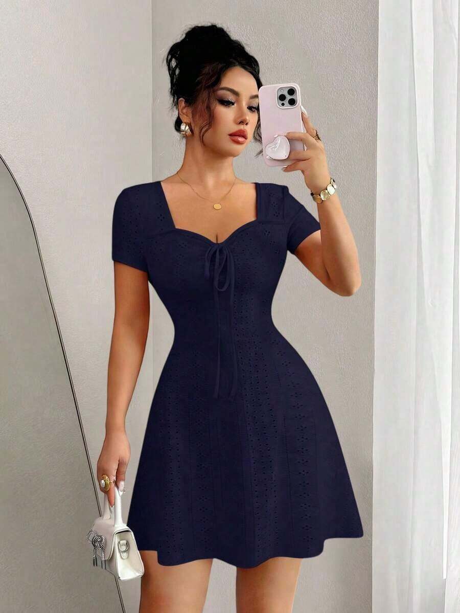 vestido mini ajustado y sexy con nudo delantero, de punto jacquard de crema de mantequilla para verano - Azul marino - Ver 1