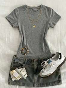 Camiseta ajustada de mujer de manga corta con cuello redondo de unicolor - Gris - Ver 3