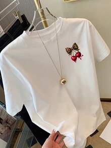 Camiseta Blanca de Mujer con Estampado de Leopardo de Doble Cara y Lazo de Cereza con Detalles de Cereza Roja - Blusa Casual de Manga Corta con Cuello Redondo, Diseño de Lazo en Tono Dorado, Top para Primavera, Verano y Otoño, Lavable a Máquina (No Lavar en Seco) - Camiseta con Estampado de Leopardo Estilo Y2k - Negro - Ver 3