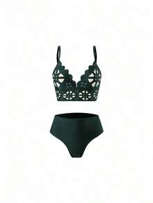 Conjunto de 3 piezas de traje de baño de verano para mujer: Top con tirantes en unicolor, shorts de talle alto, y cubre-traje de baño largo con diseño hueco, conjunto de bikini de moda para resort - Verde - Ver 4