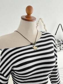 Top de manga larga asimétrico de hombro suelto con rayas de jacquard de punto de colores, moda casual y cómoda para uso diario, otoño/invierno - Negro - Ver 5