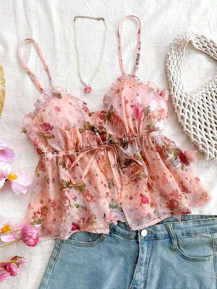 Top informal y romántico de estilo campestre, ideal para la temporada de graduación, fiestas, almuerzos, meriendas, atuendos casuales de verano.Top sin mangas de gasa rosada con volantes 3D con flores y lazo delantero, look adorable y femenino - Multicolor - Ver 1