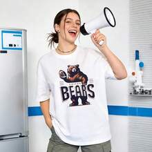 Ropa de Verano para Mujer, Camiseta Casual de Algodón Suave con Cuello Redondo, Estampado de Oso Marrón Jugando al Rugby. Negro. - Blanco - Ver 2