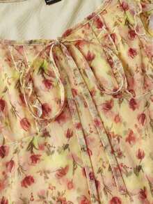 Vestido sin mangas con cuello redondo, fruncido en el pecho y estampado floral vintage para mujer, ideal para el verano - Amarillo claro - Ver 4