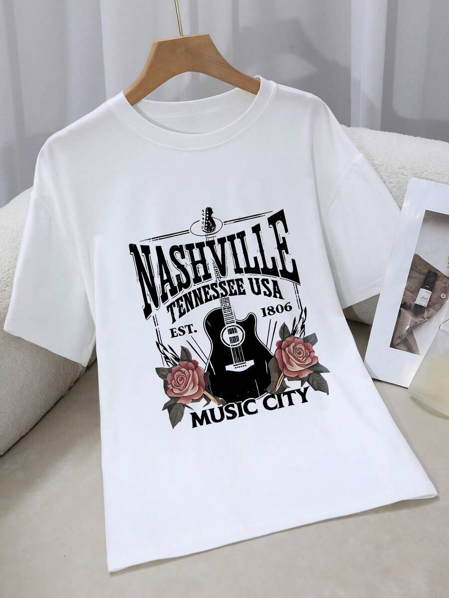 Camiseta de manga corta para mujer en negro y más opciones de color - Estampado vintage de música de Nashville con íconos de música country (guitarra, rosas, títulos de canciones) - Camiseta casual de corte holgado con cuello redondo para fans de la música country (Regalo con temática de Nashville) Y2k Camiseta Camisa De - Blanco - Ver 1