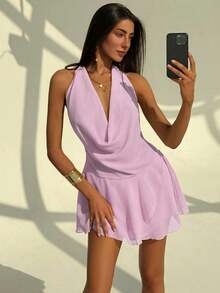 Nuevo vestido mini de verano con escote halter, espalda descubierta, cuello de pico profundo en V, asimétrico y volantes en el bajo, en color liso - Rosa - Ver 7