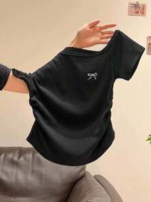 Camiseta corta de manga corta con hombros descubiertos y lunares en blanco y negro para mujer, top corto de ajuste ceñido - Negro - Ver 4