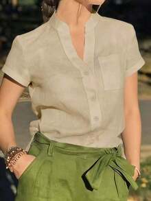 Camisa de mujer de unicolor con cuello en V y botones - Blusa casual y elegante de manga corta con detalle de bolsillo, adecuada para vacaciones, viajes y uso diario, artículo esencial para primavera y verano - Marrón - Ver 7