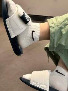 Dép xăng đan Nike Offcourt thoải mái, kiểu dáng thường ngày, dành cho nam, màu đen và trắng. - Đen và trắng - Xem 2