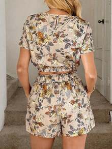 Conjunto Casual Elegante con Estampado Floral Vintage para Mujer, Incluye Blusa de Cuello Redondo con Cintura Fruncida y Pantalones Cortos con Bolsillos y Volantes en la Cintura - Multicolor 13 - Ver 8