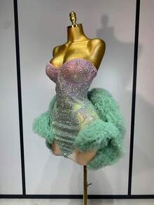Snatched Green Rhinestone Mesh Dress. Sexy Strapless Sheer Bodycon For Summer 2026 Party. Premium Radiant Crystals For A Flattering Slim Fit. - 綠色 - 查看 2