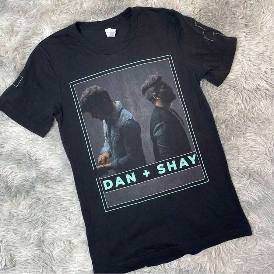 Bella Canvas Tops _ Dan And Shay Concert Tour T-Shirt Band Tee Small _ Color_ Black_Blue _ Size_ SShirt For Women Camiseta 100% Algodón Unisex - Playera Casual Premium de Corte Cómodo - Negro - Ver 1