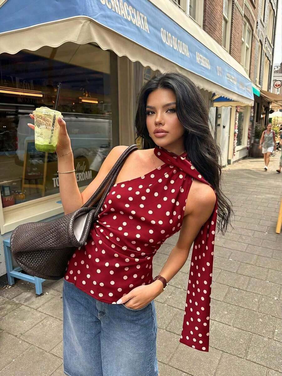 Camiseta sin mangas elegante y casual con diseño asimétrico y hombros descubiertos, con volantes y tirantes de amarre, estampado de lunares, para mujer.Top de seda de mora para yoga de mujer.Nueva blusa de primavera/verano para mujer.Blusa de lunares marrones, adecuada para reuniones, fiestas, citas, playa, color rosa. - Rojo - Ver 1