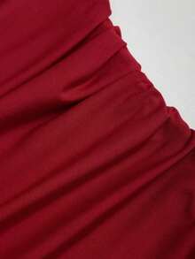 Nuevo estilo de vestido mini para mujer con falda acampanada, decoración de metal en espiral en el cuello halter y la cintura - Burdeos - Ver 4
