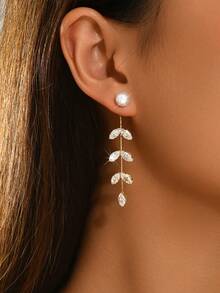 1 paire de boucles d'oreilles pendantes en forme de feuille de vigne longue, en matériau de cuivre, avec un long gland de perle. Convient pour les mariages, les galas et les fêtes - Doré - Voir 5