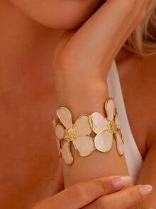 NAIZHU 1pc Fashionable Exaggerated Creative Metallic Asymmetric Flower & Heart Chunky Open Bangle Bracelet, Suitable For Daily Wear, Banquet And Party - Gold - View 9