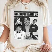 Vintage 90s Graphic Malachi Barton T-Shirt, UniS1ex Design.JPG Camiseta 100% Algodón Unisex - Playera Casual Premium de Corte Cómodo - Blanco - Ver 1